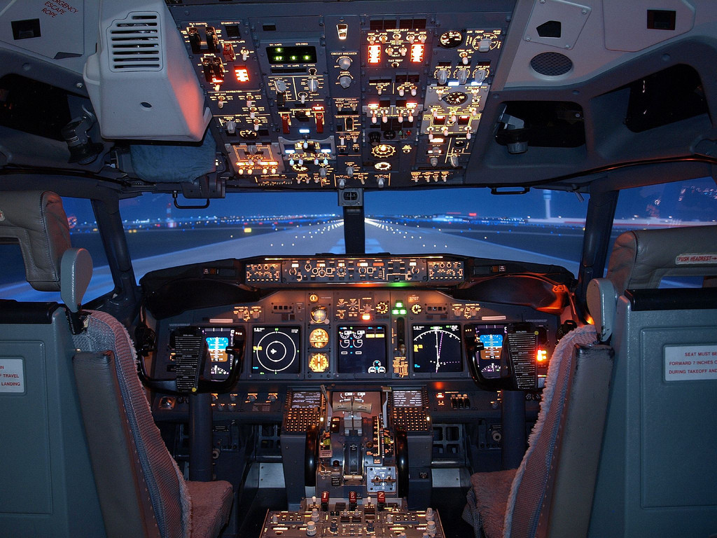 737 800 cockpit layout 737 800 Cockpit Layout to Pin on Pinterest